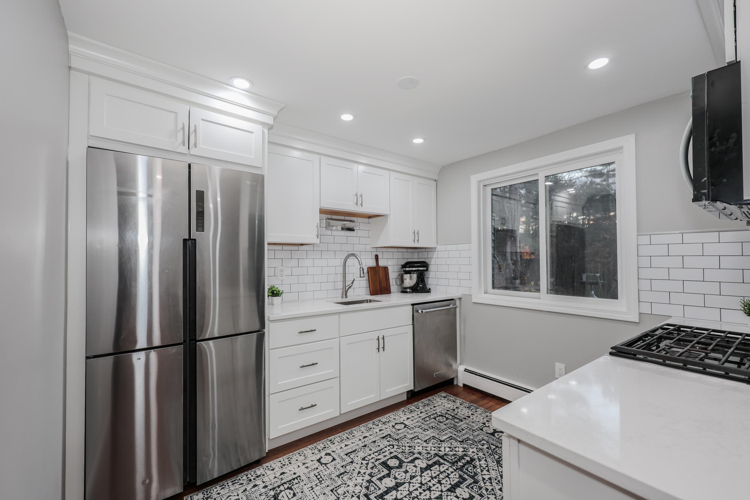 36 B Dale Road Hooksett, NH 03106 - Photo 6 of 28