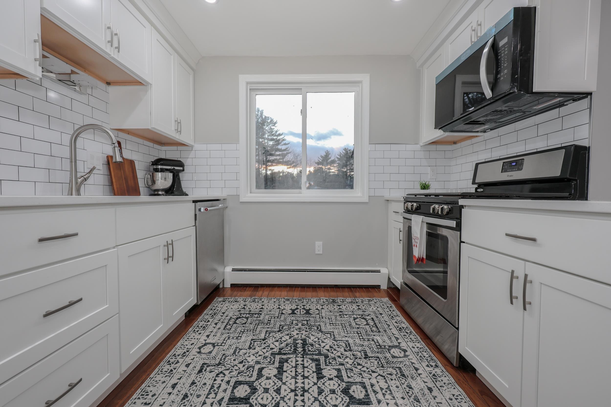 36 B Dale Road Hooksett, NH 03106 - Photo 9 of 28