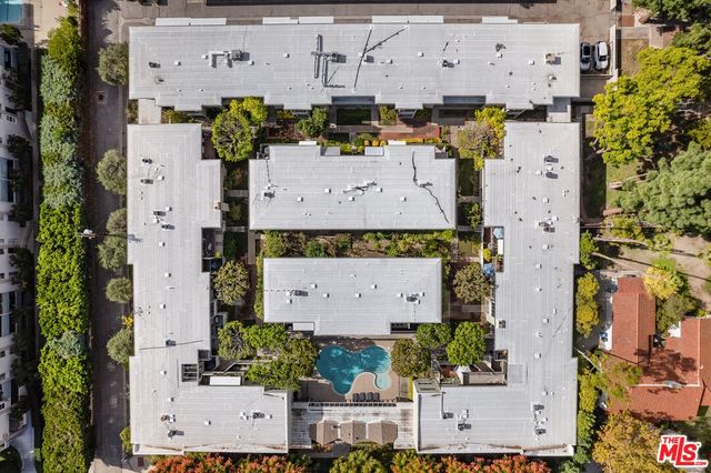 an aerial view of a entryway