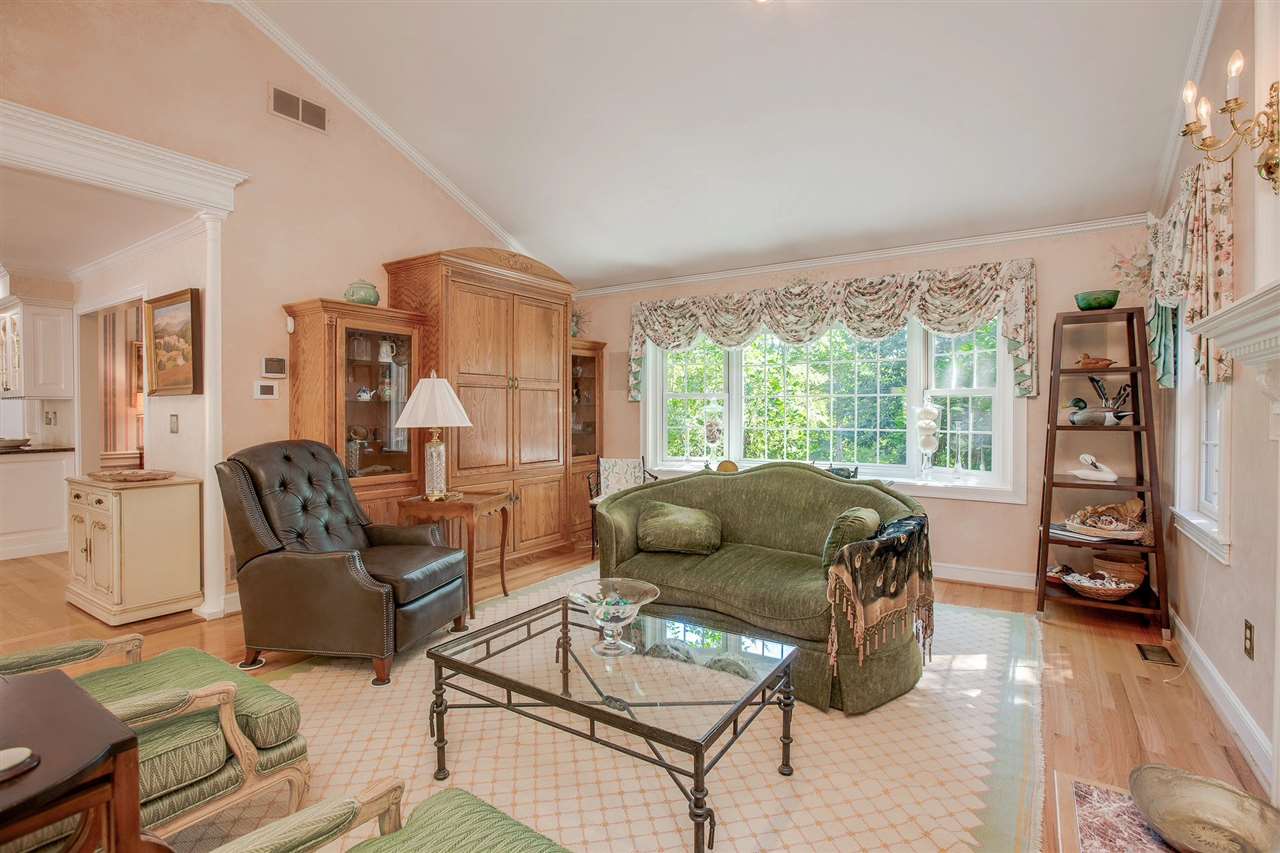 53 Newfane Road Bedford, NH 03110 - Photo 14 of 40