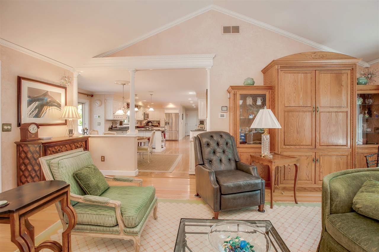 53 Newfane Road Bedford, NH 03110 - Photo 15 of 40