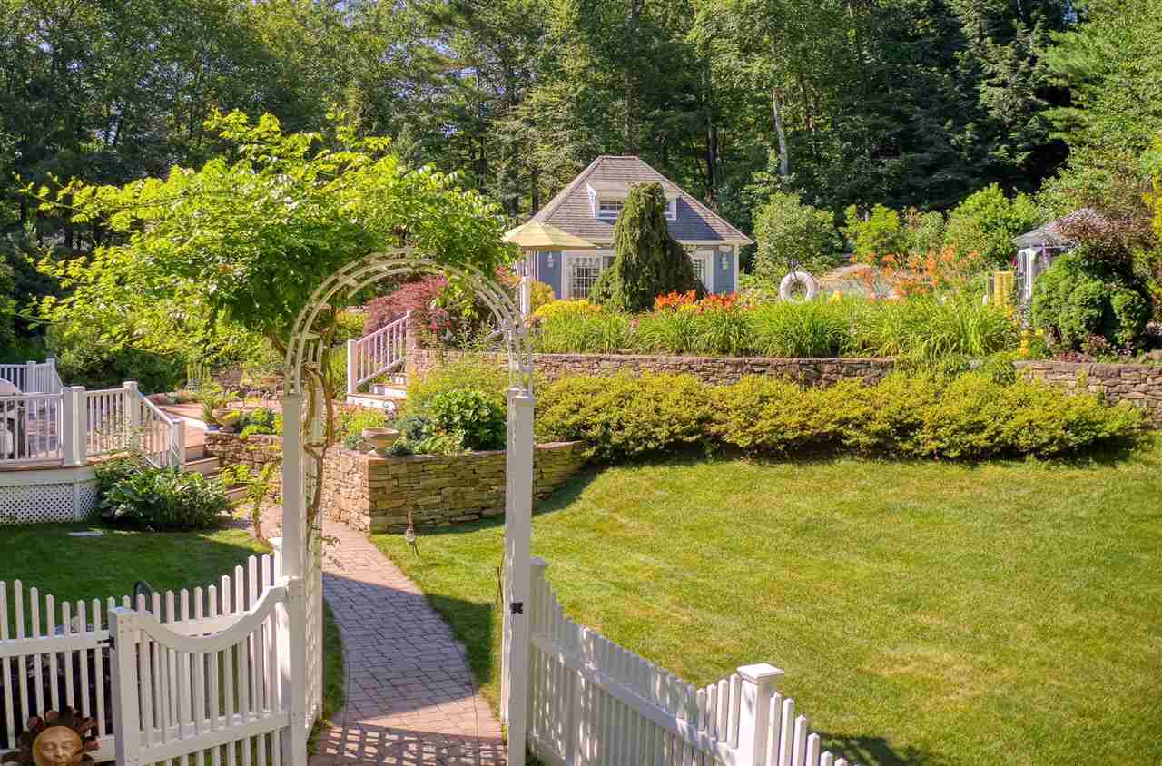 53 Newfane Road Bedford, NH 03110 - Photo 4 of 40