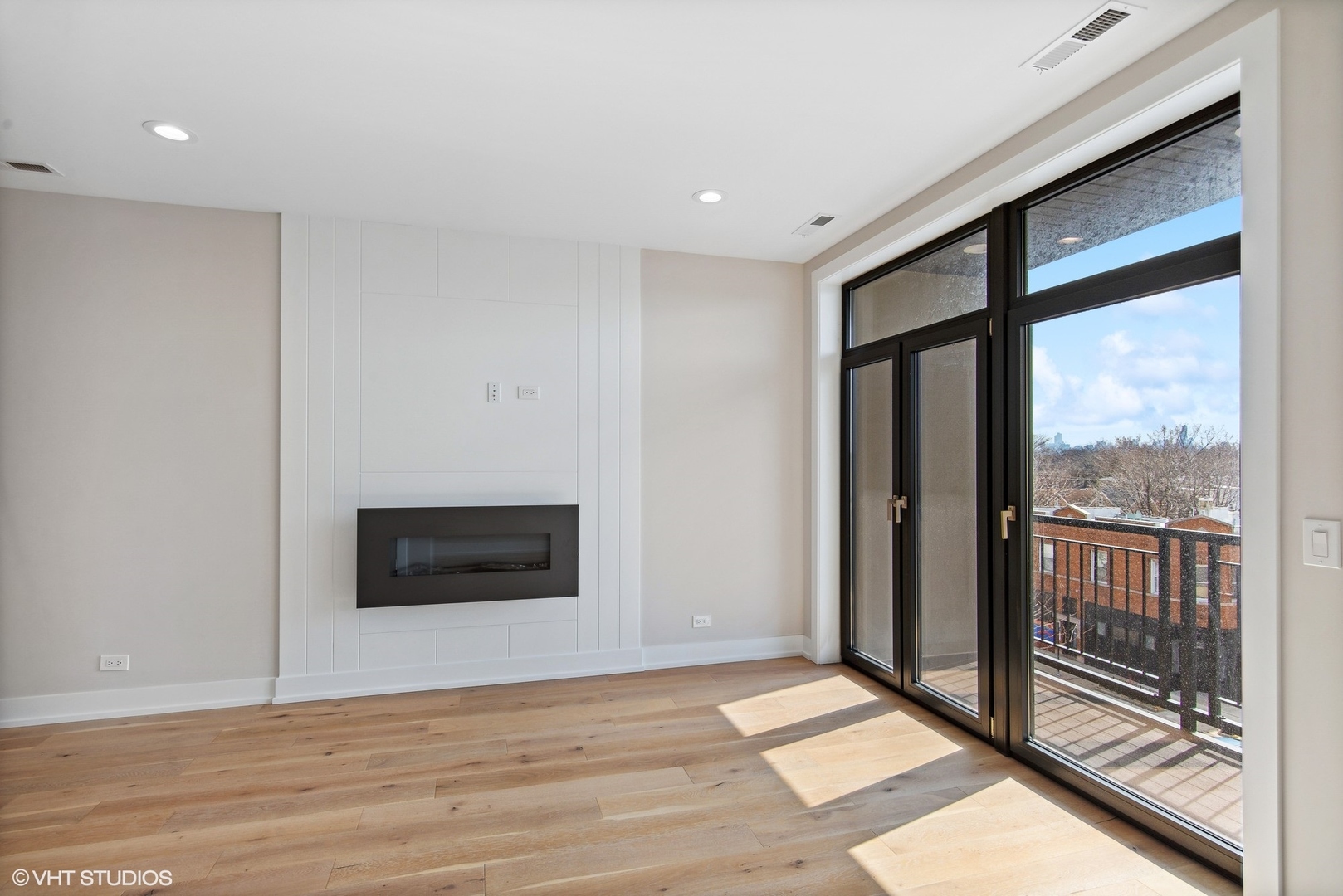 3332 West Irving Park Road, Unit 3 Chicago, IL 60618 - Photo 3 of 18