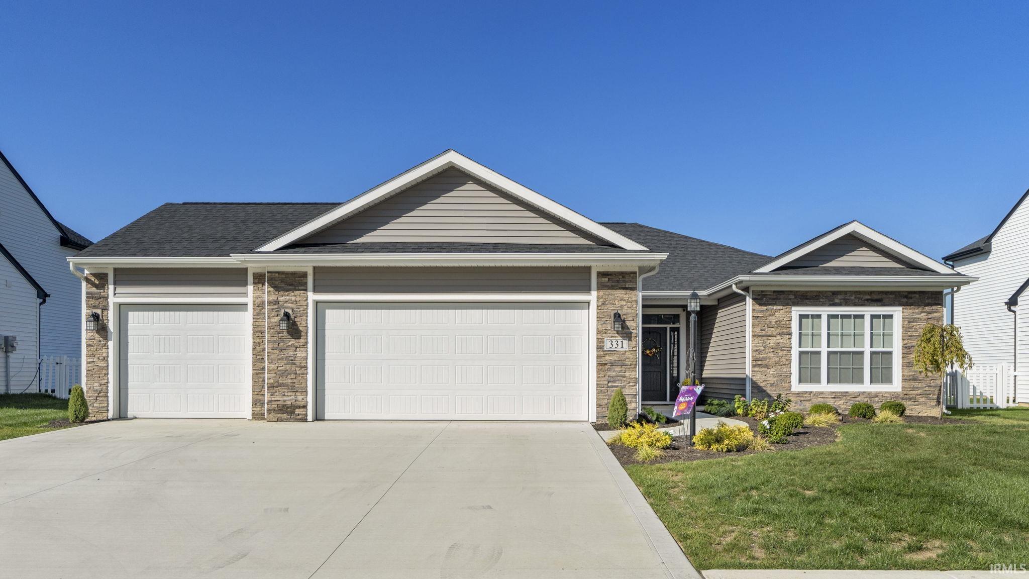 331 Dittons Way Fort Wayne, IN 46845 - Photo 2 of 33