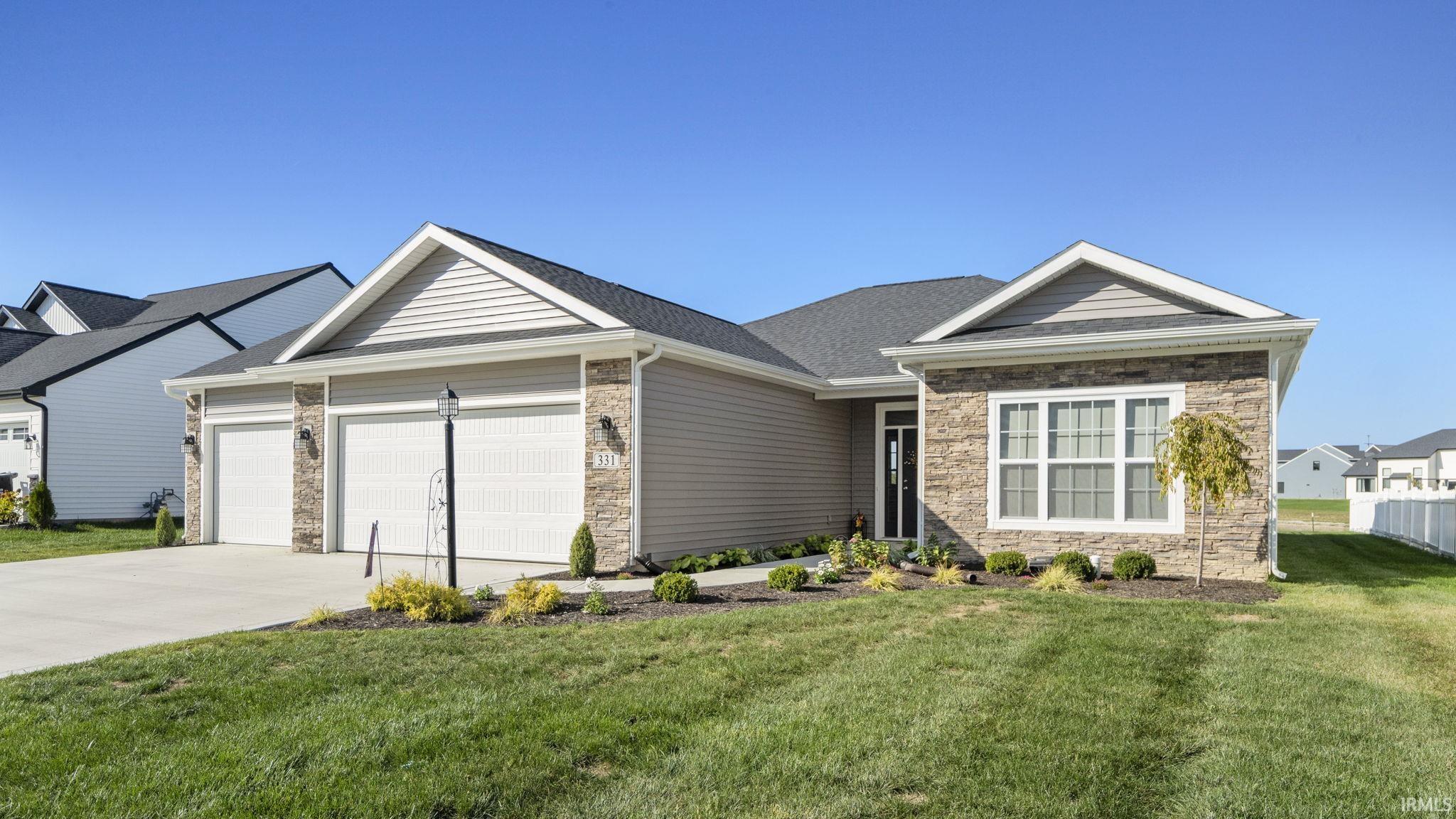 331 Dittons Way Fort Wayne, IN 46845 - Photo 4 of 33