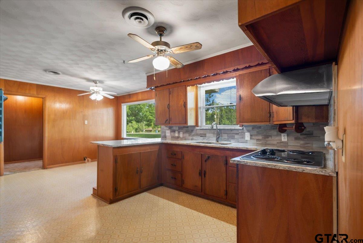1201 East Johnson Drive Rusk, TX 75785 - Photo 13 of 48