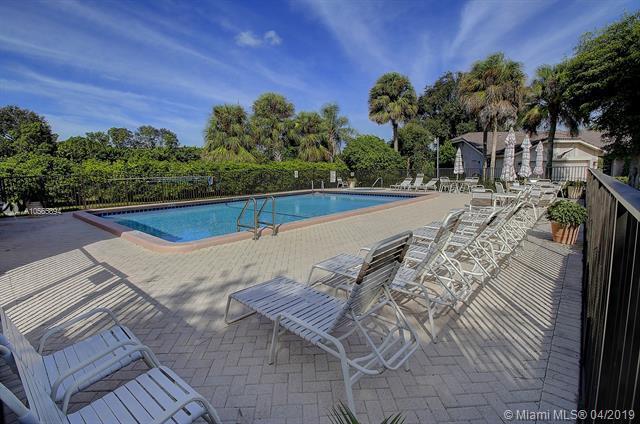 7752 Cloverfield Circle Boca Raton, FL 33433 - Photo 2 of 2 pool