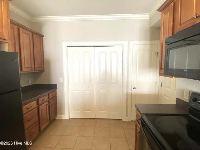 $1,685 | 2044 Cambria Drive, Unit A, Greenville, NC 27834