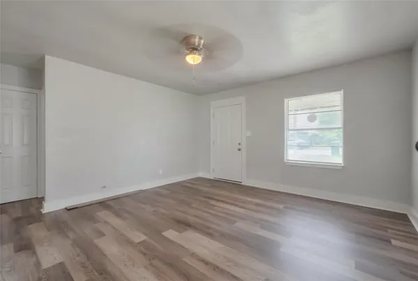 $1,300 | 1311 Fred Street, El Campo, TX 77437