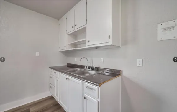 $1,300 | 1311 Fred Street, El Campo, TX 77437