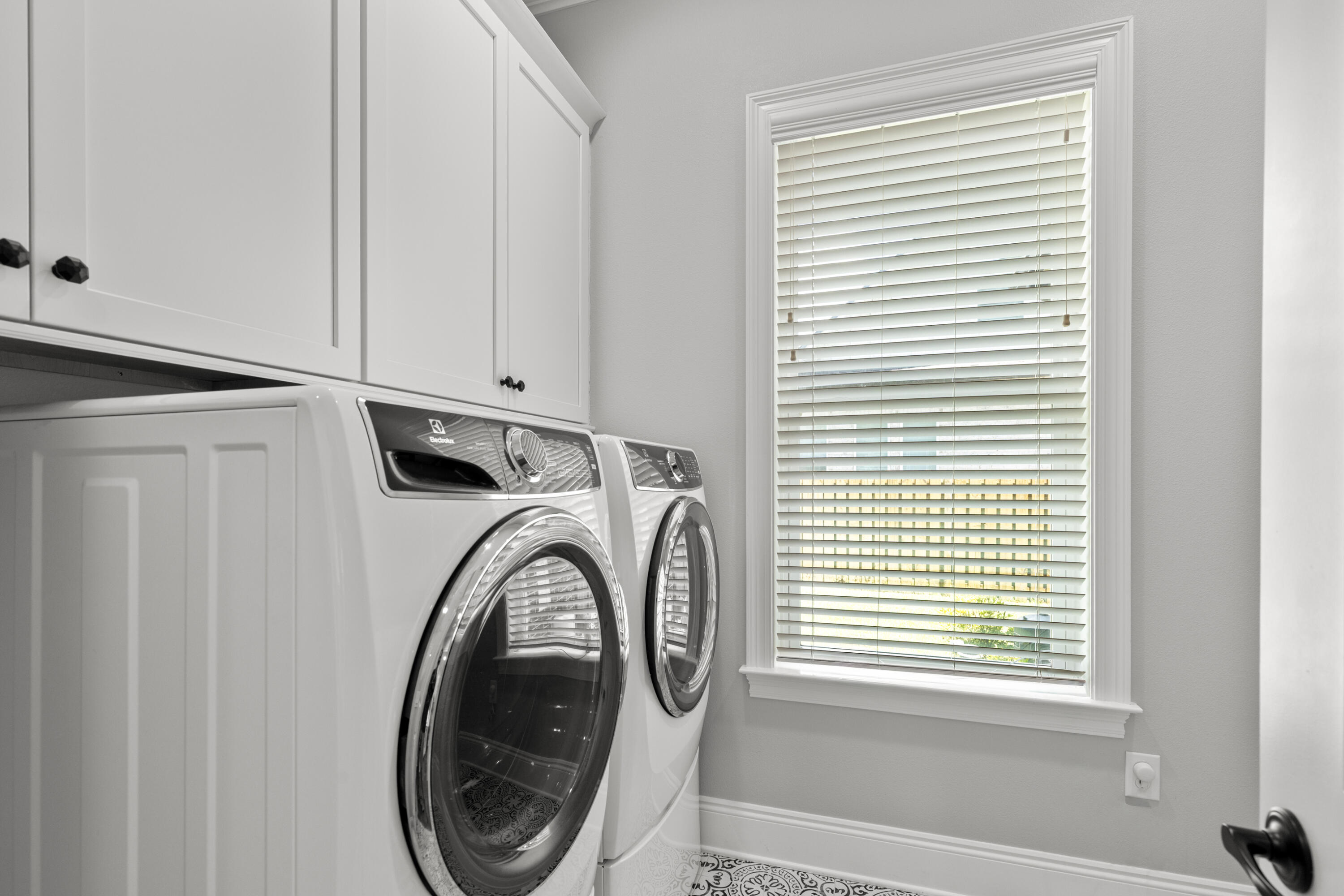 236 Revana Way Freeport, FL 32439 - Photo 50 of 96 Laundry Room