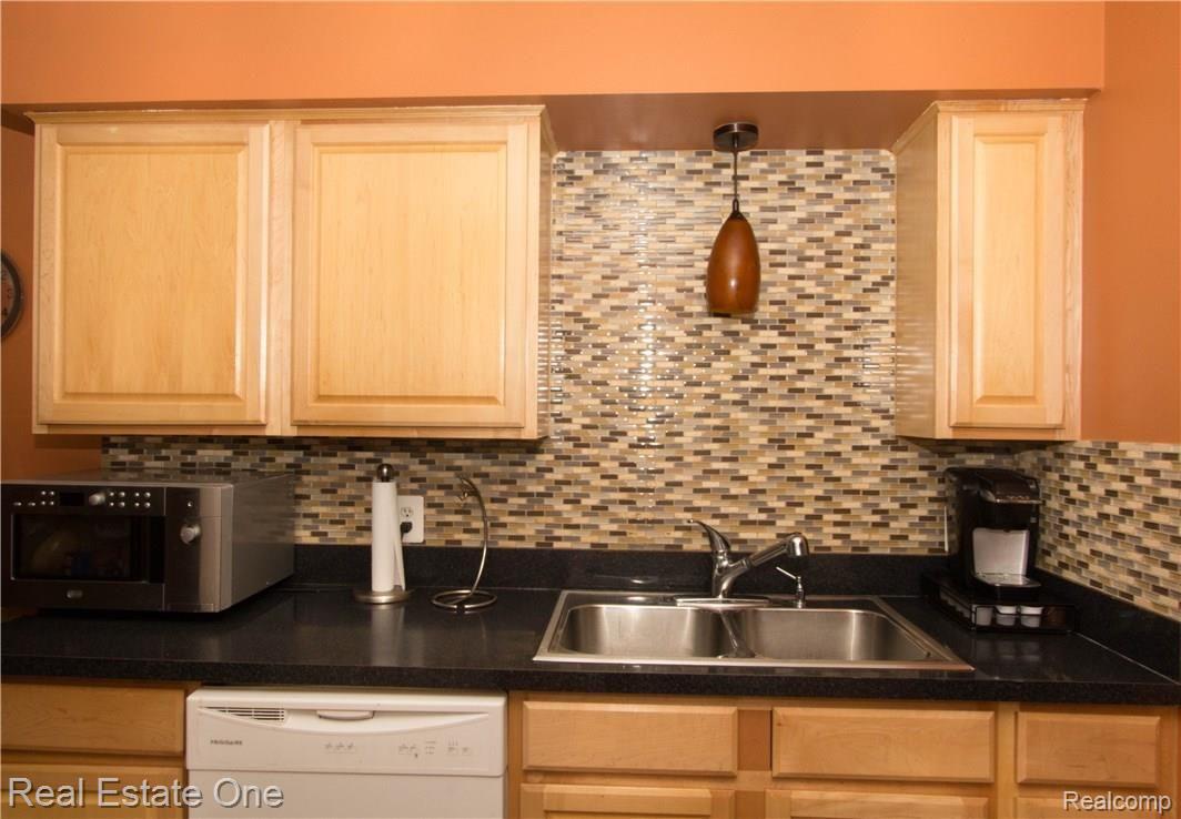 57197 Beaconsfield Road Washington, MI 48094 - Photo 21 of 45 IMG_2184.jpg