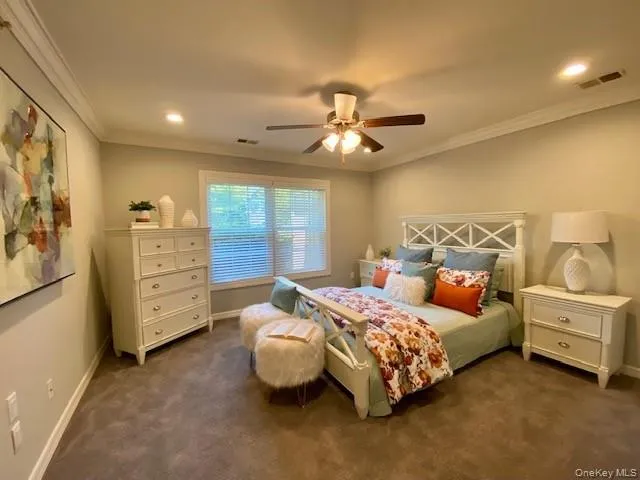 $2,635 | 915 Dolphin Lane, Unit 915, Holbrook, NY 11741