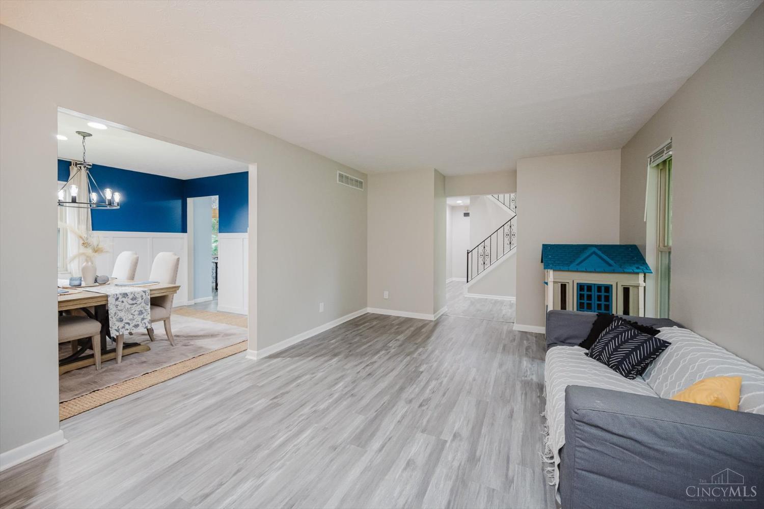 4421 Springdale Road Cincinnati, OH 45251 - Photo 5 of 40 Gallery Image 5