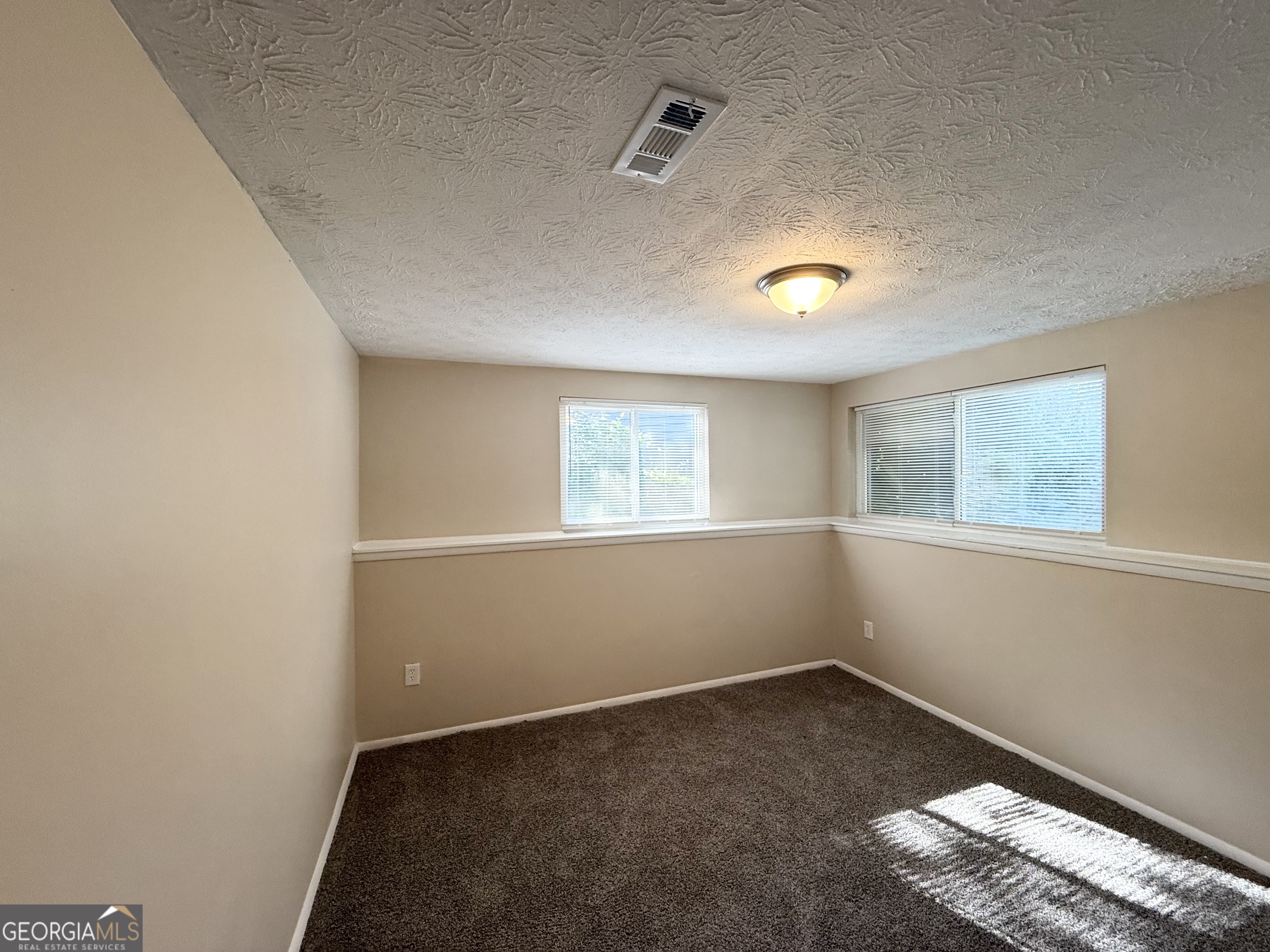 2039 Raintree Place Lithonia, GA 30058 - Photo 7 of 9