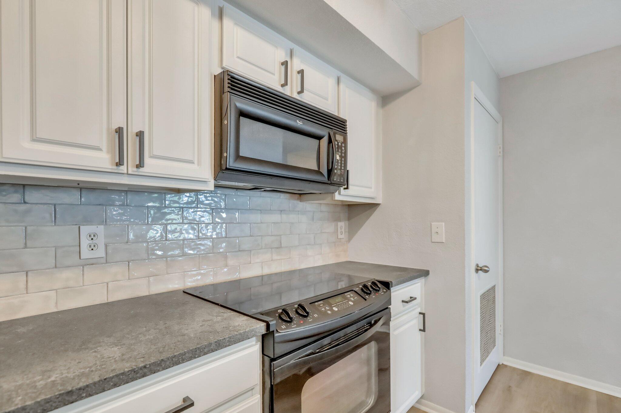 1481 Center St Extension, Unit 404 Mount Pleasant, SC 29464 - Photo 11 of 31 10-web-or-mls-_MG_0046