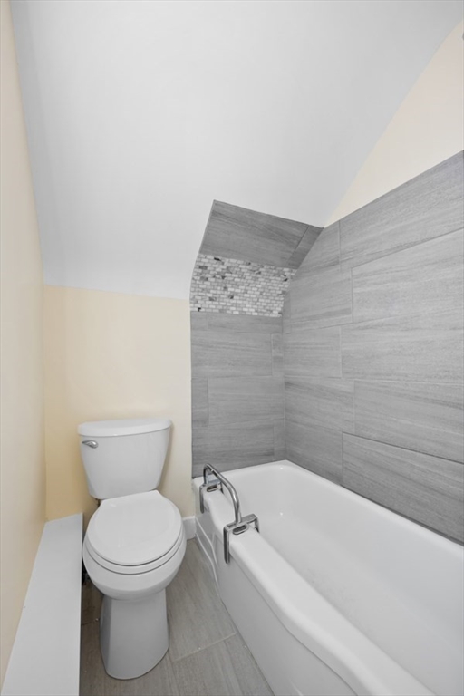 18 Eastern Avenue Webster, MA 01570 - Photo 11 of 30