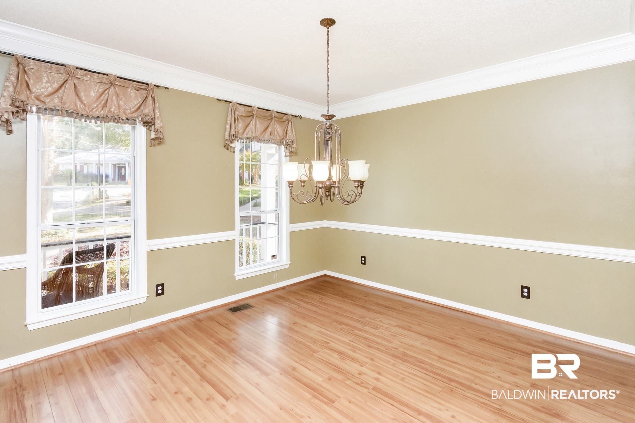 718 Keystone Place Mobile, AL 36609 - Photo 9 of 34 Formal Dining Room