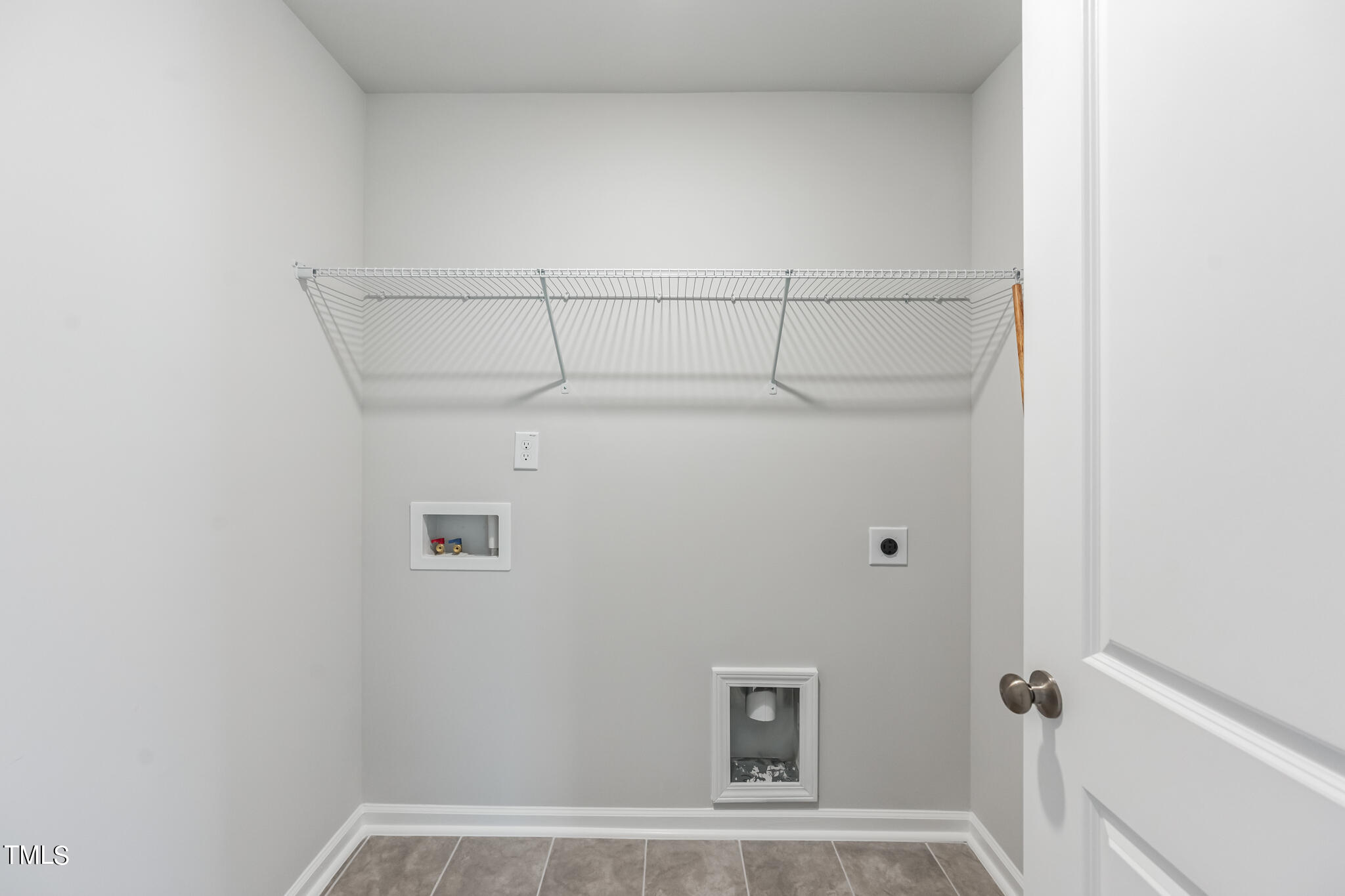 532 Hanover Shore Lane Raleigh, NC 27610 - Photo 28 of 31 a view of an empty room