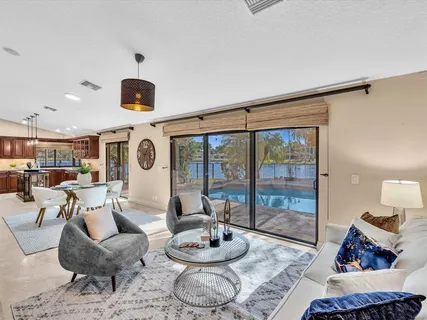 $899,998 | 10320 Northwest 6th Street, Coral Springs, FL 33071