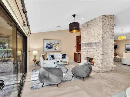 $899,998 | 10320 Northwest 6th Street, Coral Springs, FL 33071