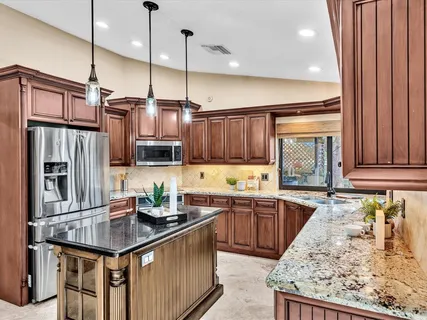 $899,998 | 10320 Northwest 6th Street, Coral Springs, FL 33071