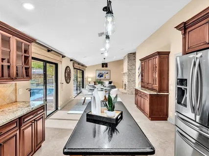 $899,998 | 10320 Northwest 6th Street, Coral Springs, FL 33071