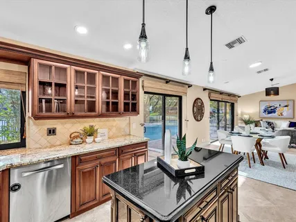 $899,998 | 10320 Northwest 6th Street, Coral Springs, FL 33071