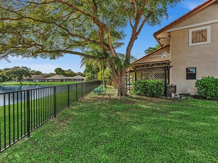 $899,998 | 10320 Northwest 6th Street, Coral Springs, FL 33071