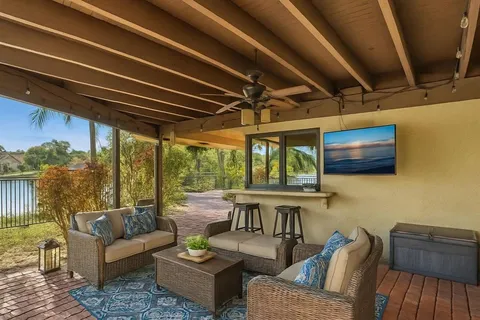 $899,998 | 10320 Northwest 6th Street, Coral Springs, FL 33071