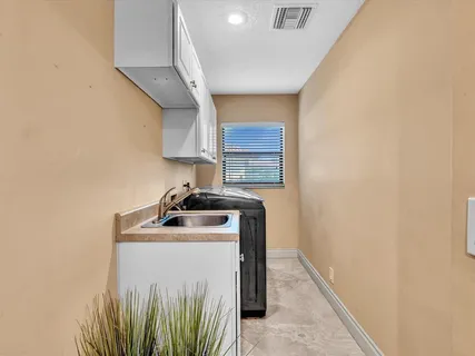 $899,998 | 10320 Northwest 6th Street, Coral Springs, FL 33071