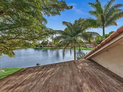 $899,998 | 10320 Northwest 6th Street, Coral Springs, FL 33071