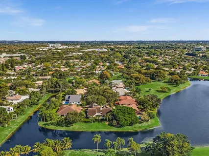 $899,998 | 10320 Northwest 6th Street, Coral Springs, FL 33071