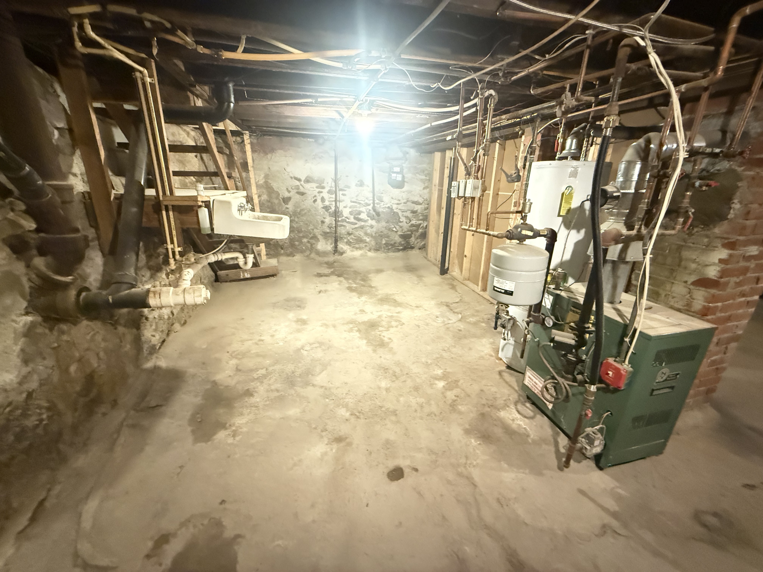 419 Huntington Road Stratford, CT 06614 - Photo 32 of 40