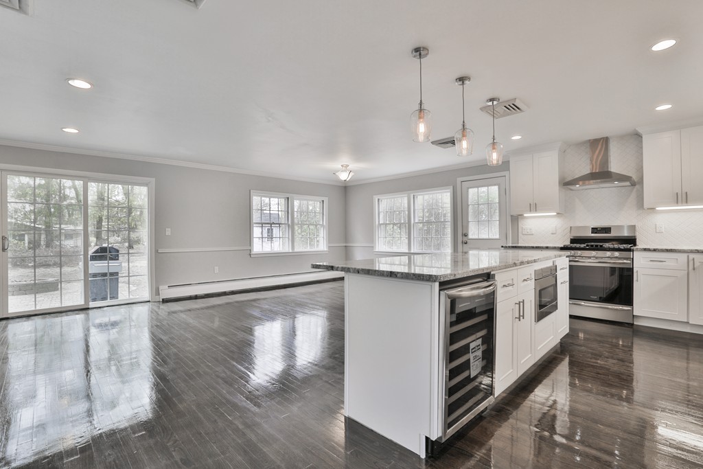 2 Sheridan Road Andover, MA 01810 - Photo 7 of 20