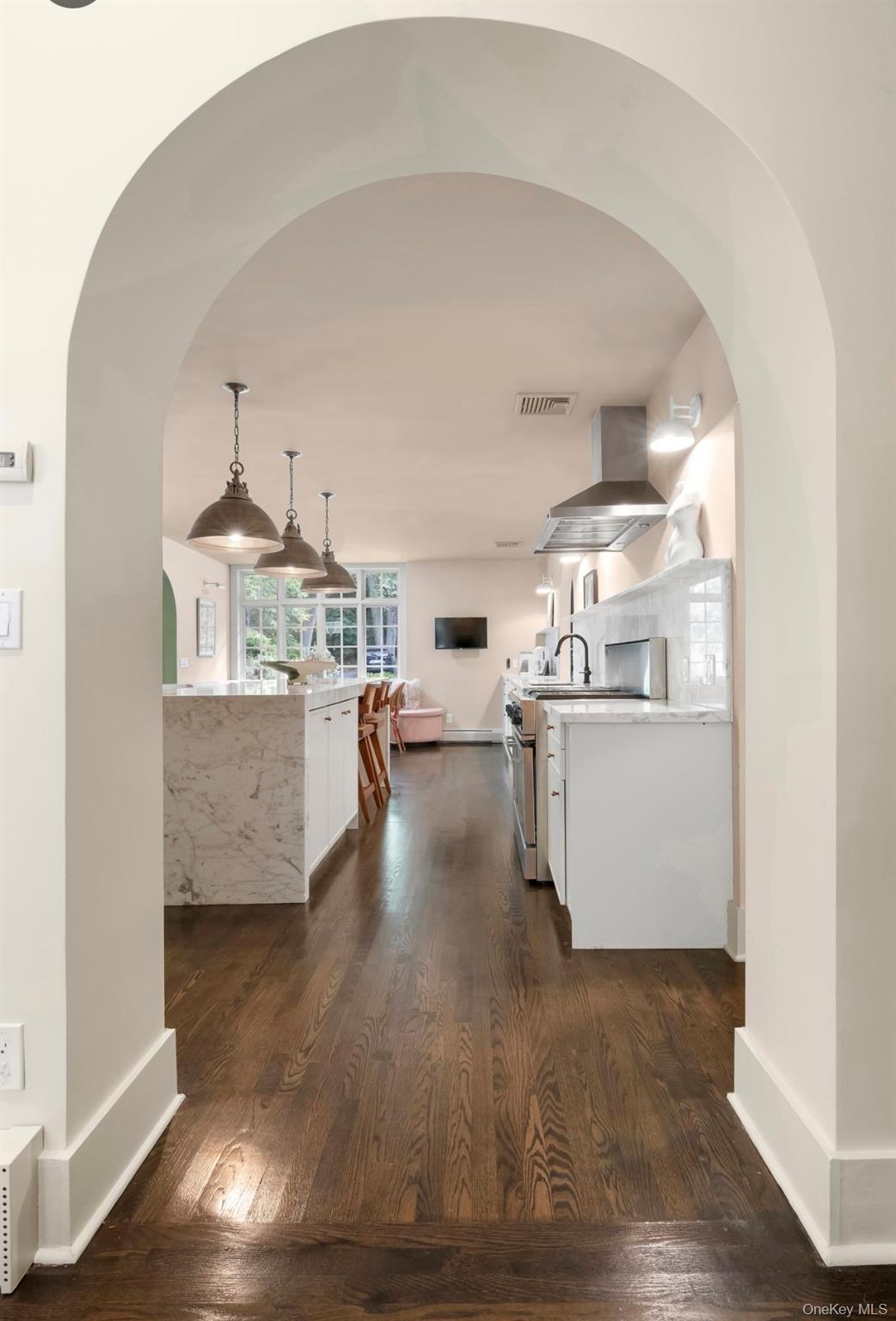 24 Acoma Road Tuxedo Park, NY 10987 - Photo 6 of 44 a view of kitchen and living room