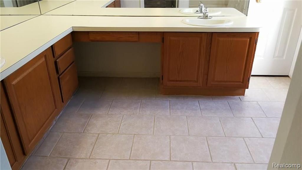 2302 Pleasant View Drive Rochester Hills, MI 48306 - Photo 20 of 22