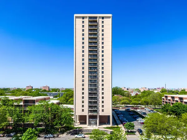 $110,000 | 3001 South Michigan Avenue, Unit 1006, Chicago, IL 60616