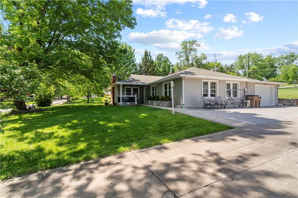 2113 Birch Street Atchison, KS 66002 - Photo 3 of 56