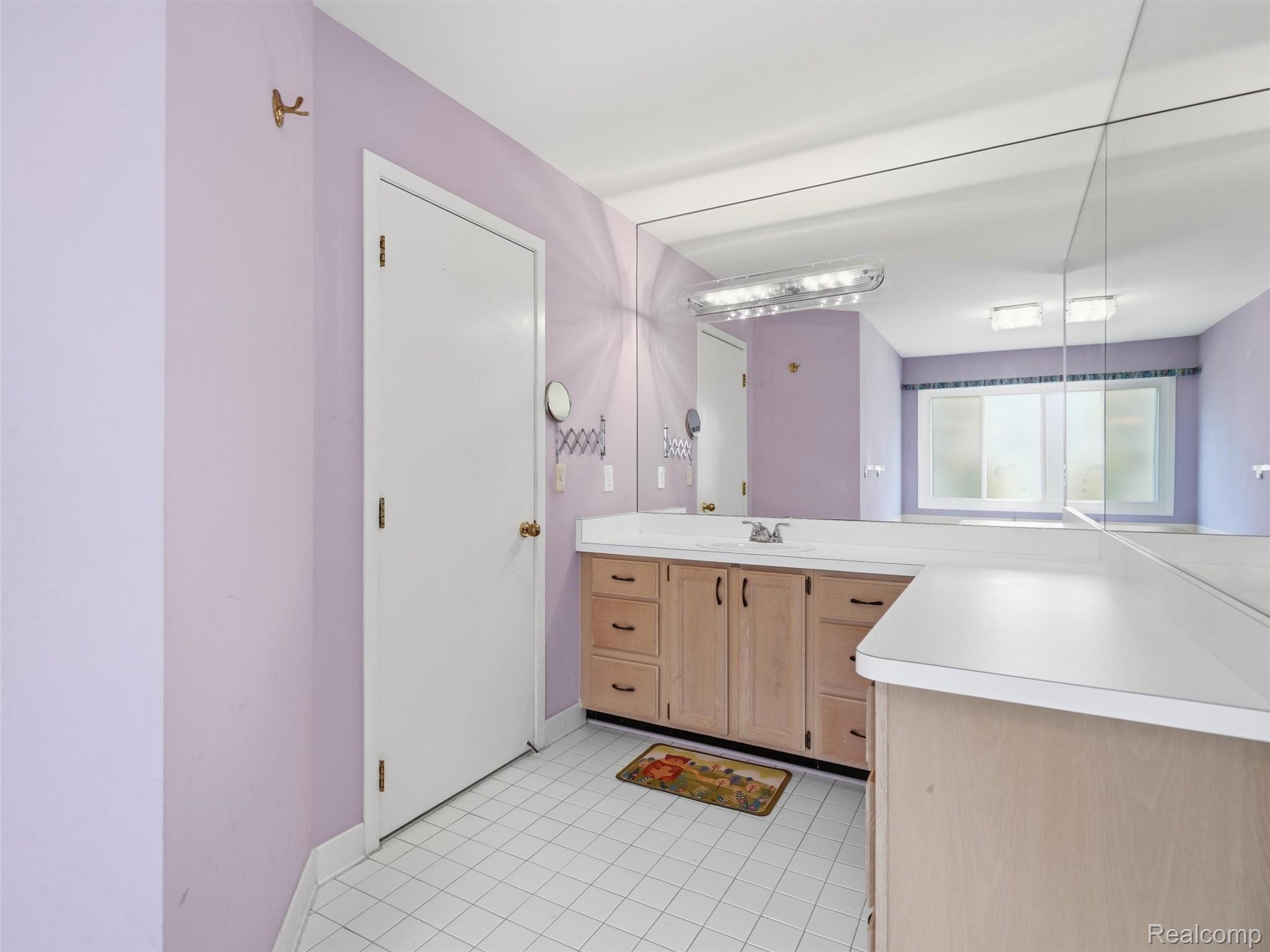42647 Wimbleton Way Novi, MI 48377 - Photo 9 of 27 11-DSC03827.jpg