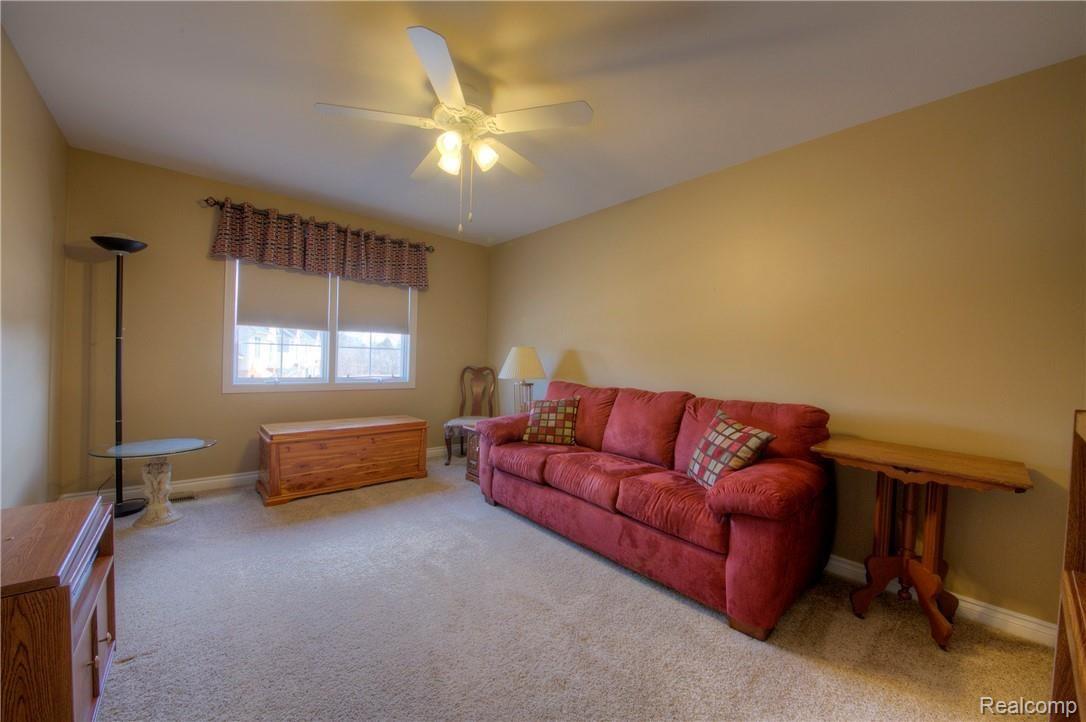 45916 South Stonewood Road Canton, MI 48187 - Photo 29 of 39 29 Bedroom 3.jpg
