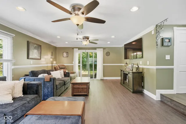 $695,995 | 15412 Southeastern Parkway, Fishers, IN 46037