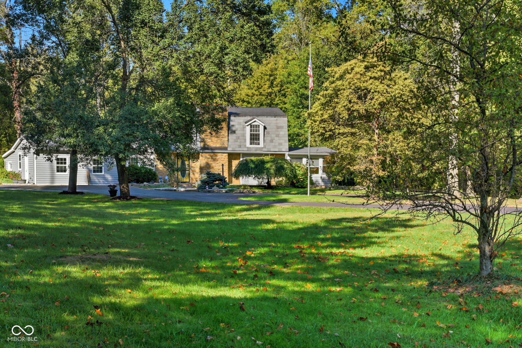 15412 Southeastern Parkway Fishers, IN 46037 - Photo 2 of 39