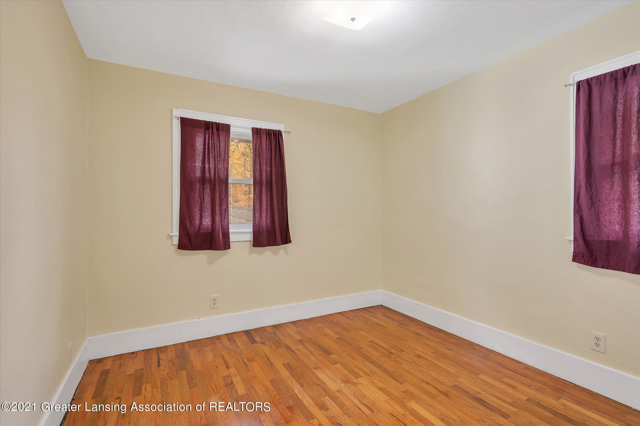 1112 Robins Road Lansing, MI 48917 - Photo 15 of 23 1112-Robins-Rd-WindowStill-Real-Estate-P