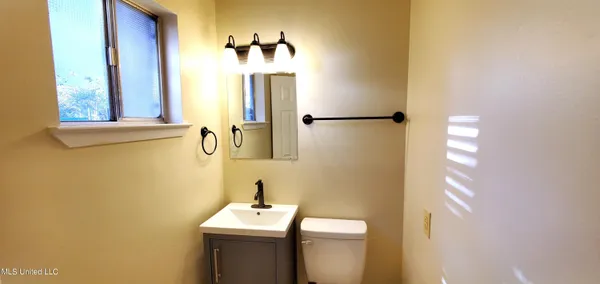 $1,425 | 2606 Youpon Street, Ocean Springs, MS 39564