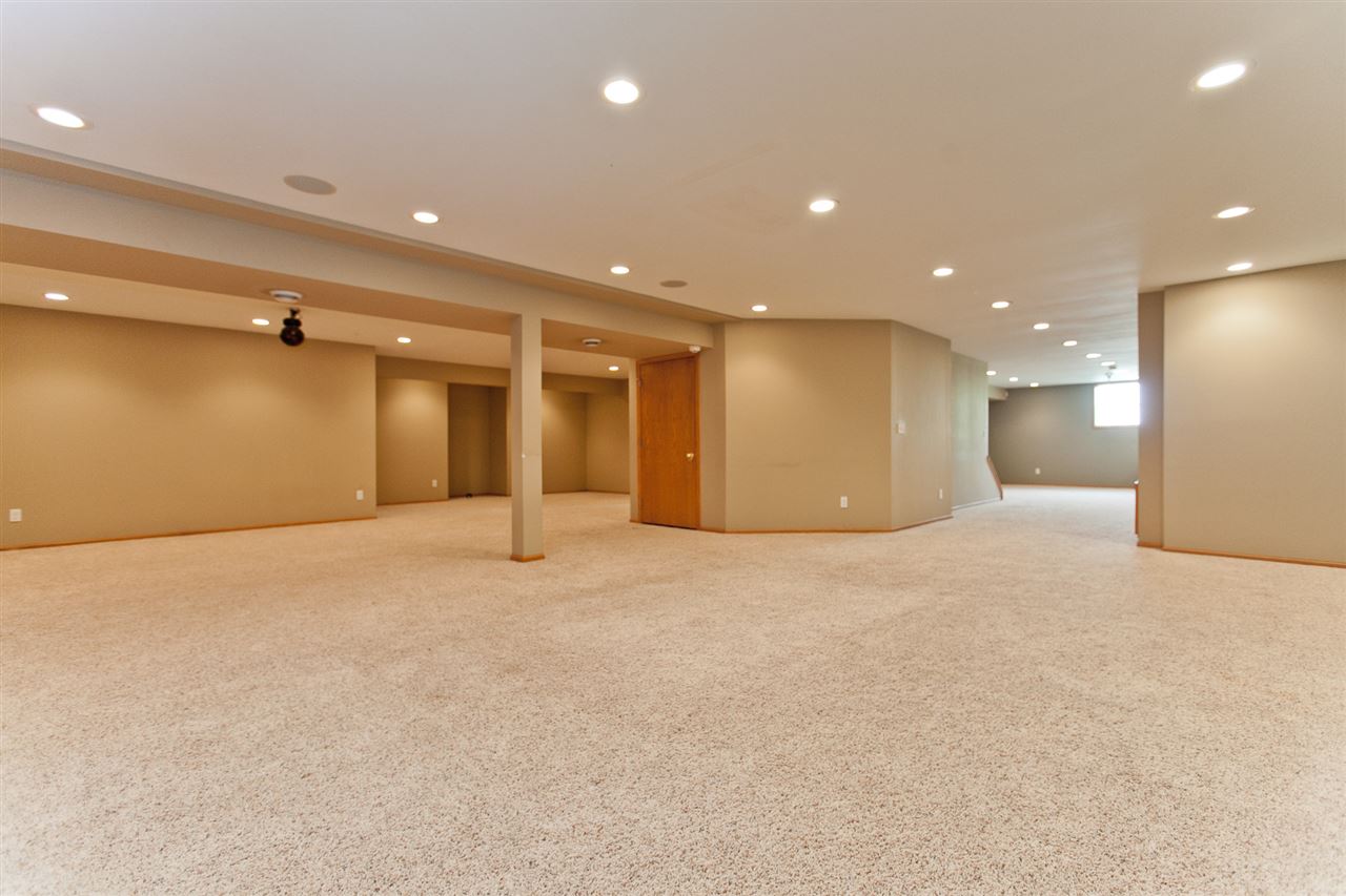 2030 Newcastle Road Marion, IA 52302 - Photo 20 of 25 Gallery Image 20