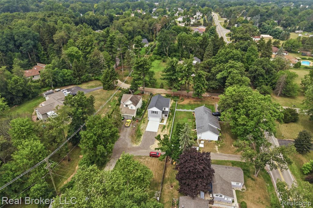 9400 Roland Brighton, MI 48116 - Photo 34 of 41 Gallery Image 34