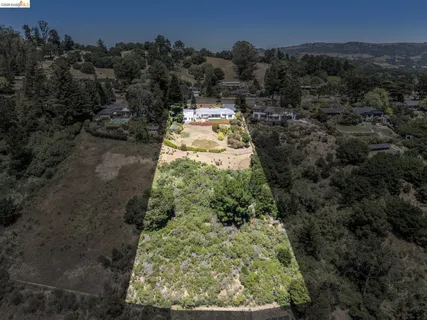 $4,125,000 | 14001 Skyline Boulevard, Oakland, CA 94619