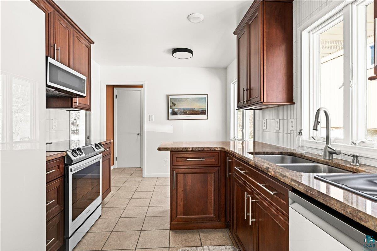 915 Northland Avenue Duluth, MN 55804 - Photo 10 of 36