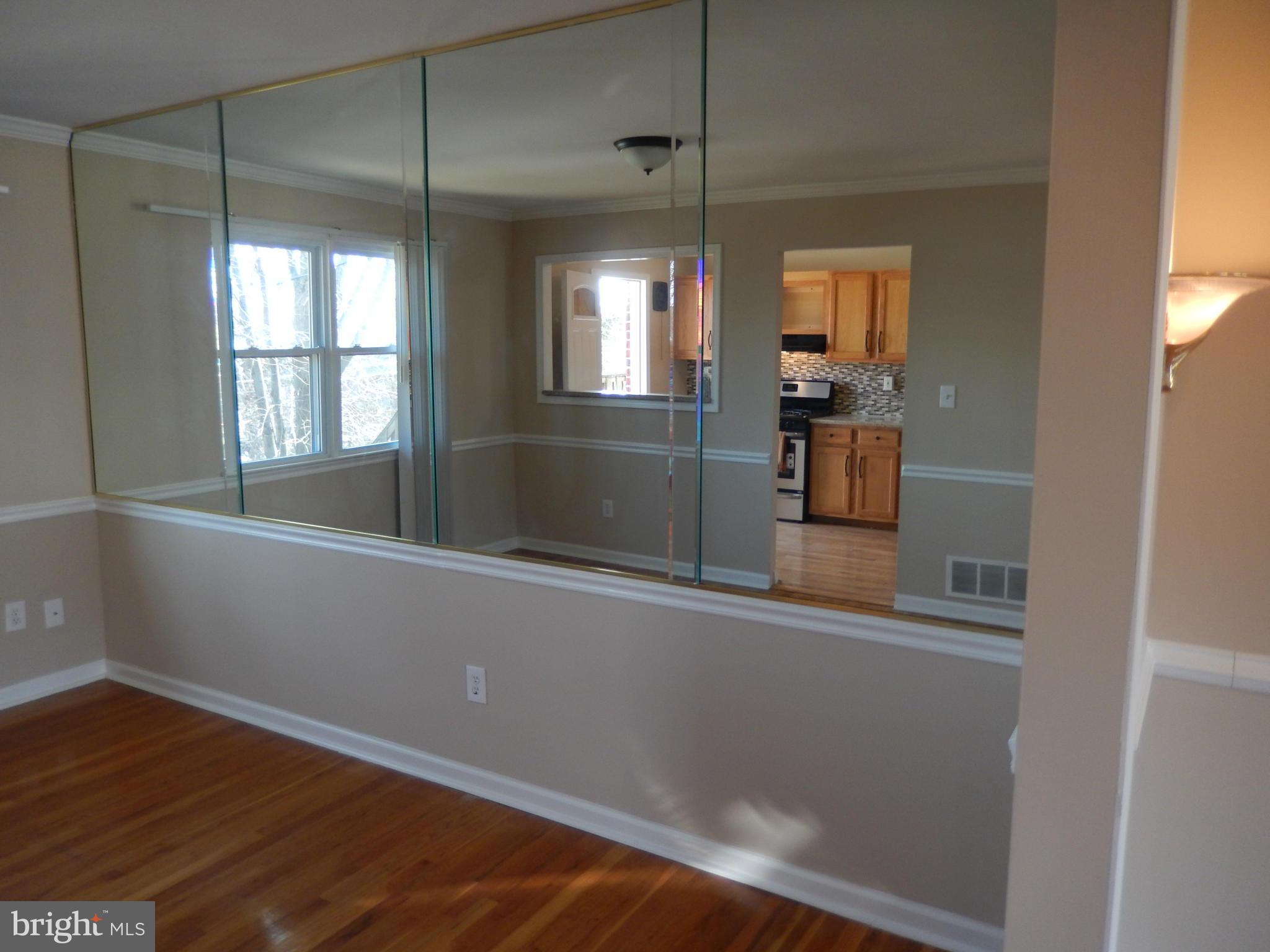 5680 Arnhem Road Baltimore, MD 21206 - Photo 16 of 30 Dining Room
